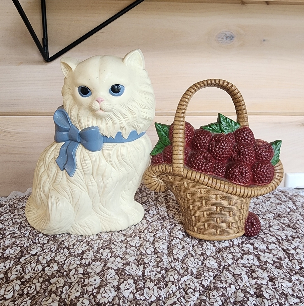 Vintage Cat And Berry Basket Plastic Wall Hangings Set Of 2
